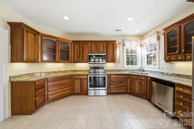 $775,000 | 211 Harbor Ridge Drive, Statesville, NC 28677