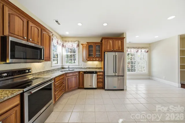 $775,000 | 211 Harbor Ridge Drive, Statesville, NC 28677