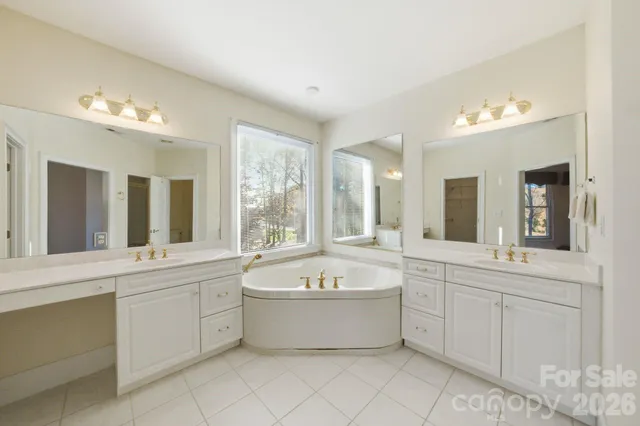 $775,000 | 211 Harbor Ridge Drive, Statesville, NC 28677