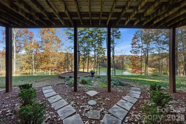 $775,000 | 211 Harbor Ridge Drive, Statesville, NC 28677