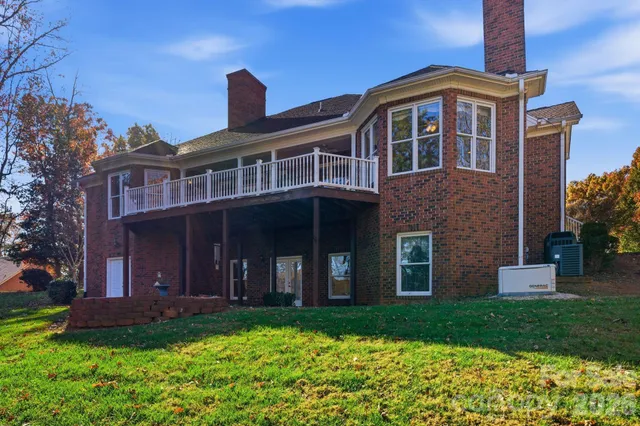 $775,000 | 211 Harbor Ridge Drive, Statesville, NC 28677