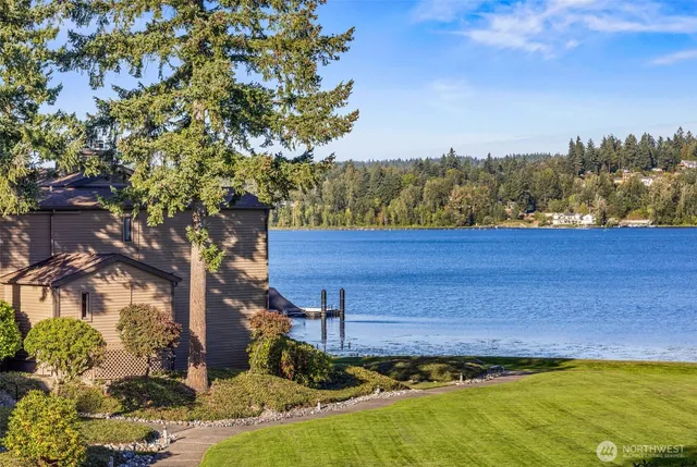 $924,995 | 17442 Northeast 40th Place, Unit D3, Redmond, WA 98052