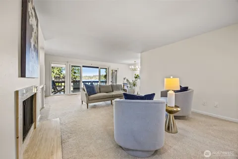 $949,995 | 17442 Northeast 40th Place, Unit D3, Redmond, WA 98052