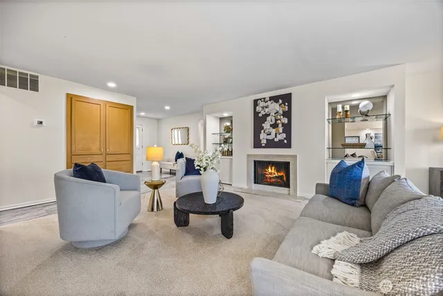 $924,995 | 17442 Northeast 40th Place, Unit D3, Redmond, WA 98052