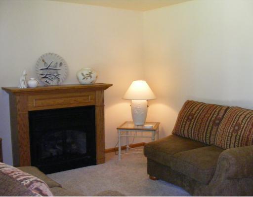 2031 Alamae Lakes Road Washington, PA 15301 - Photo 13 of 16 Living Room.