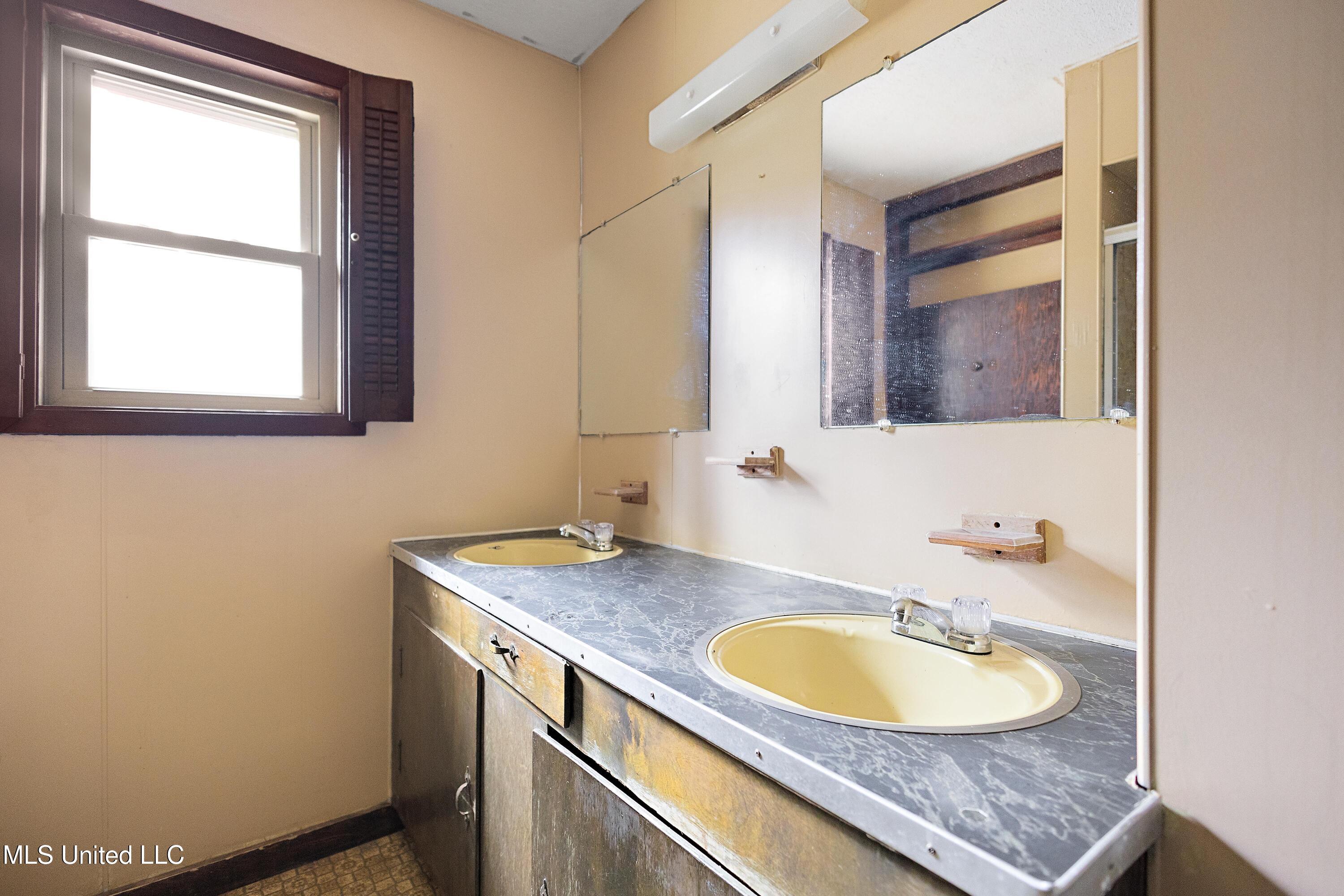 374 Savanna Street Jackson, MS 39212 - Photo 8 of 10 1v4ndak5lw