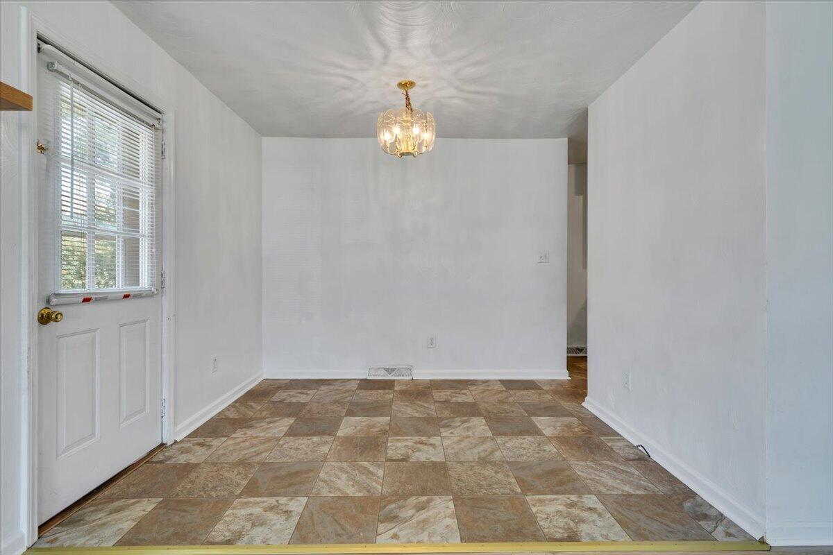 725 Ramada Road Vinton, VA 24179 - Photo 8 of 33 08-MIB08291