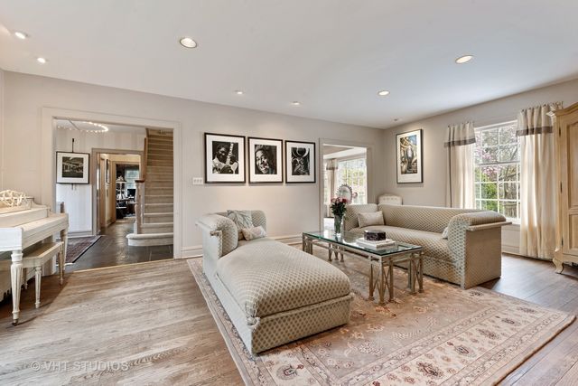 $550,000 | 1119 Elm Ridge Drive, Glencoe, IL 60022