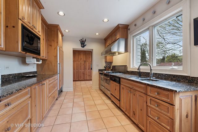 $550,000 | 1119 Elm Ridge Drive, Glencoe, IL 60022