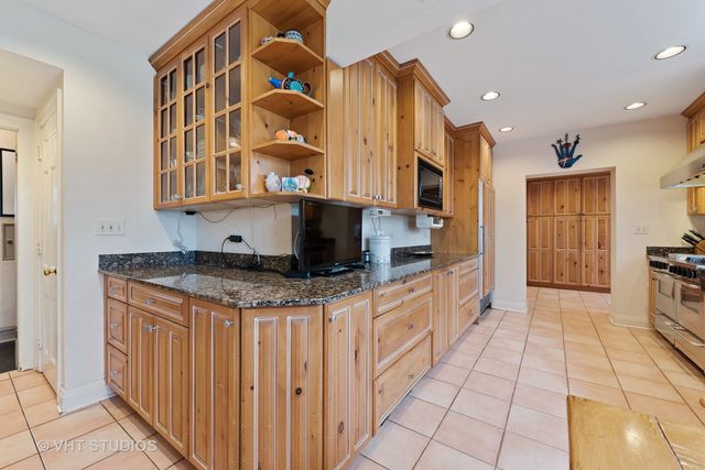 $550,000 | 1119 Elm Ridge Drive, Glencoe, IL 60022