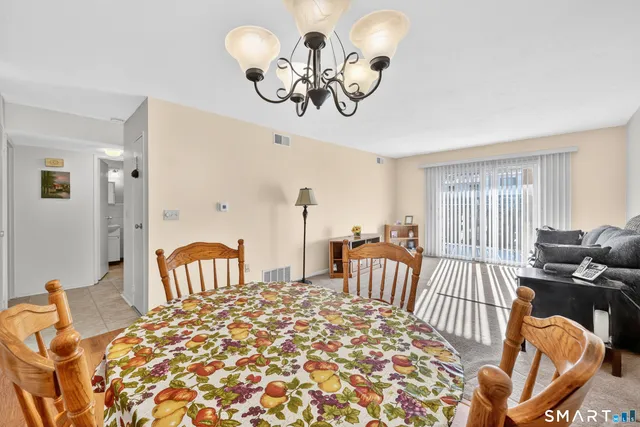 $199,900 | E6 Bradley Circle, Unit 6, Enfield, CT 06082