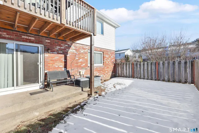 $199,900 | E6 Bradley Circle, Unit 6, Enfield, CT 06082