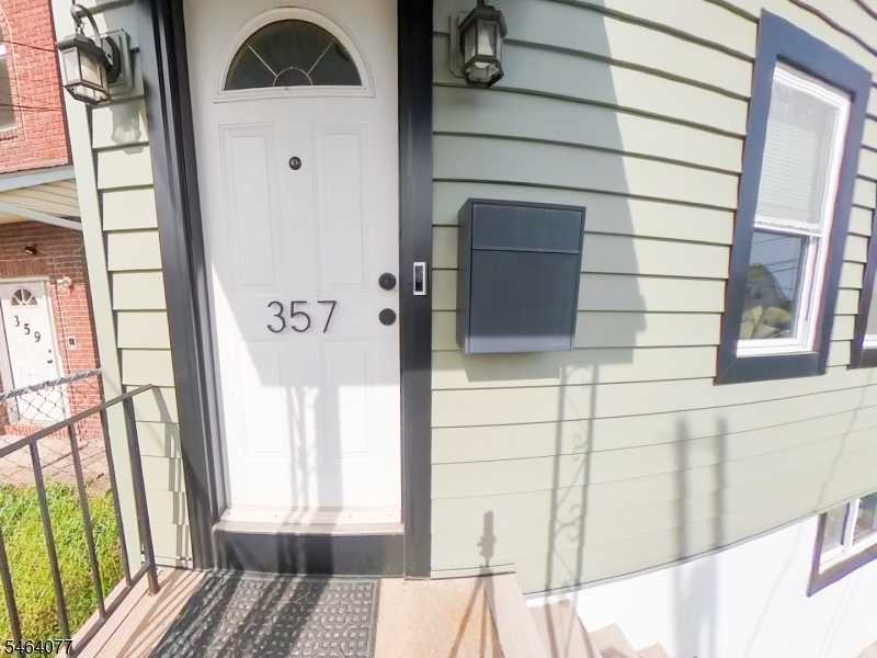 357 Ridgewood Avenue Newark, NJ 07112 - Photo 4 of 33 Gallery Image 4
