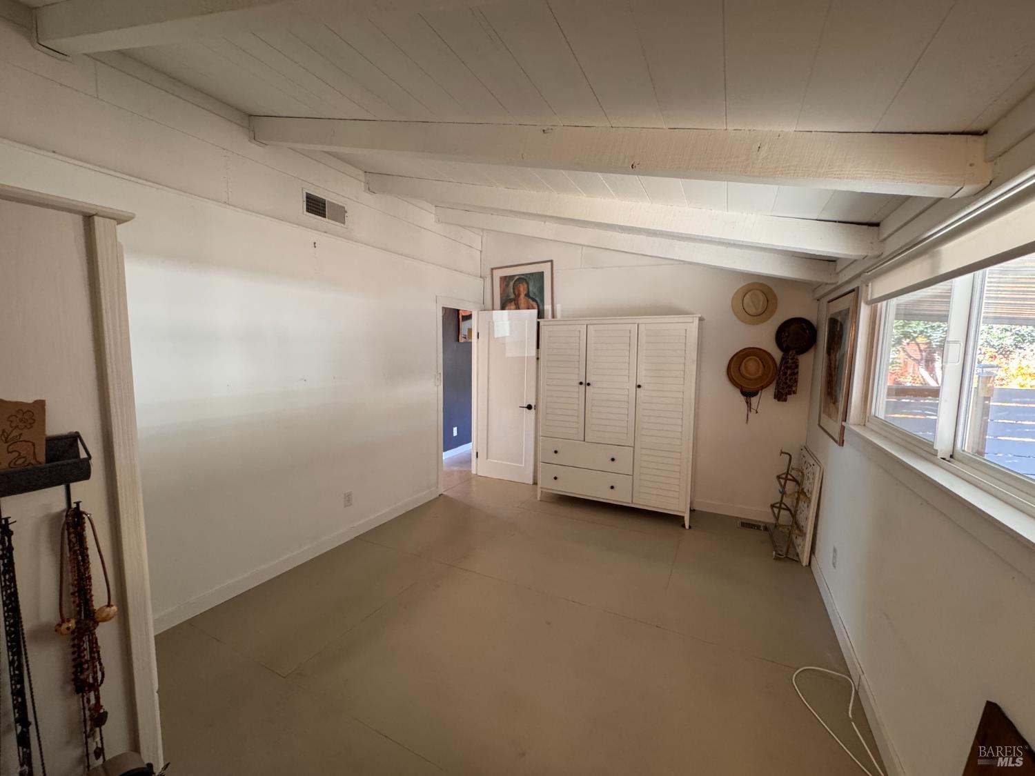 52 Oakstone Court, Unit 52 Santa Rosa, CA 95409 - Photo 22 of 49 a view of an empty room