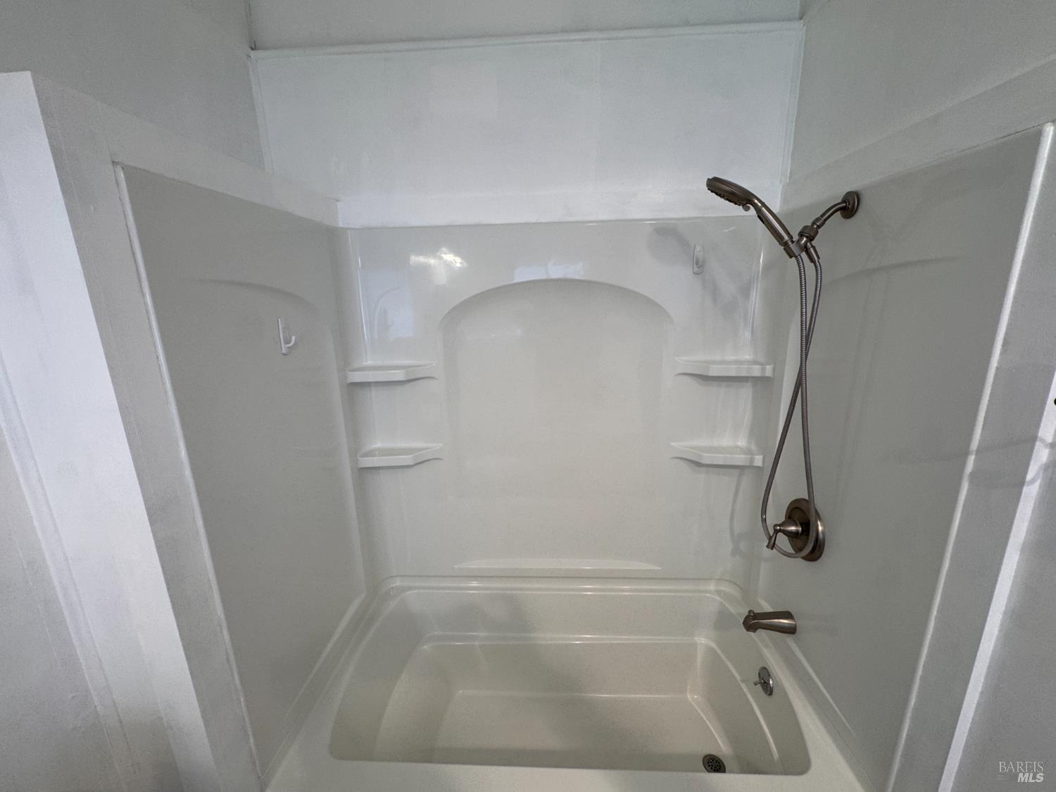 52 Oakstone Court, Unit 52 Santa Rosa, CA 95409 - Photo 24 of 49 a bathroom with a shower