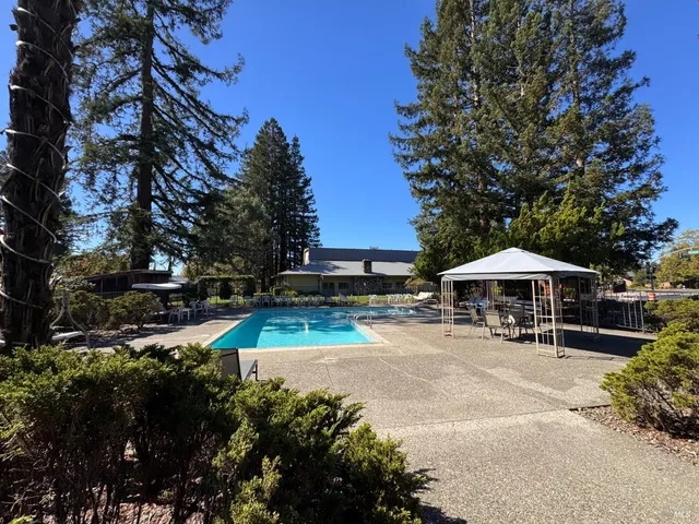 $239,000 | 52 Oakstone Court, Unit 52, Santa Rosa, CA 95409