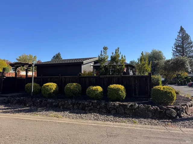 $239,000 | 52 Oakstone Court, Unit 52, Santa Rosa, CA 95409