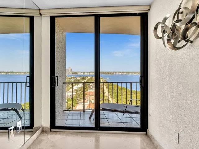 a picture of city view