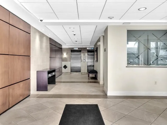 $4,100 | 4200 North Ocean Drive, Unit 21605, Singer Island, FL 33404