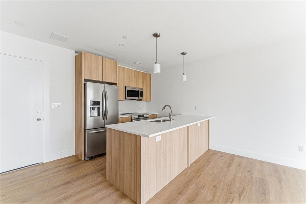 1035 Commonwealth Avenue, Unit 306 Boston, MA 02215 - Photo 1 of 17
