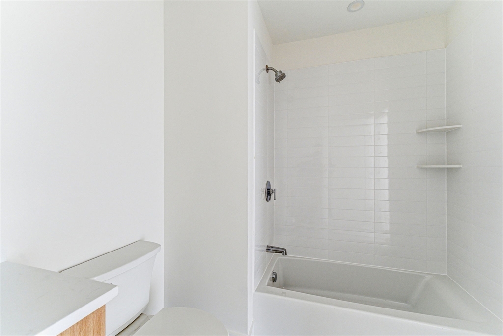 1035 Commonwealth Avenue, Unit 306 Boston, MA 02215 - Photo 11 of 17