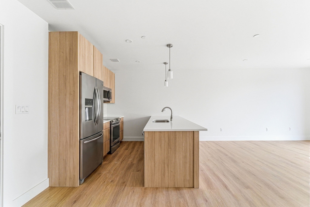 1035 Commonwealth Avenue, Unit 306 Boston, MA 02215 - Photo 3 of 17