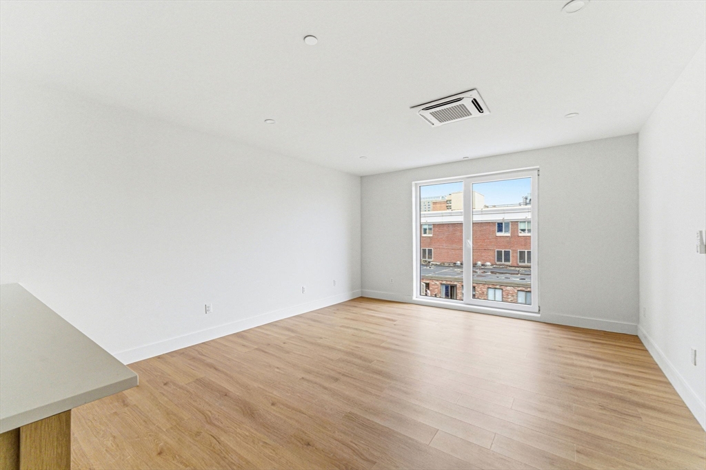 1035 Commonwealth Avenue, Unit 306 Boston, MA 02215 - Photo 6 of 17