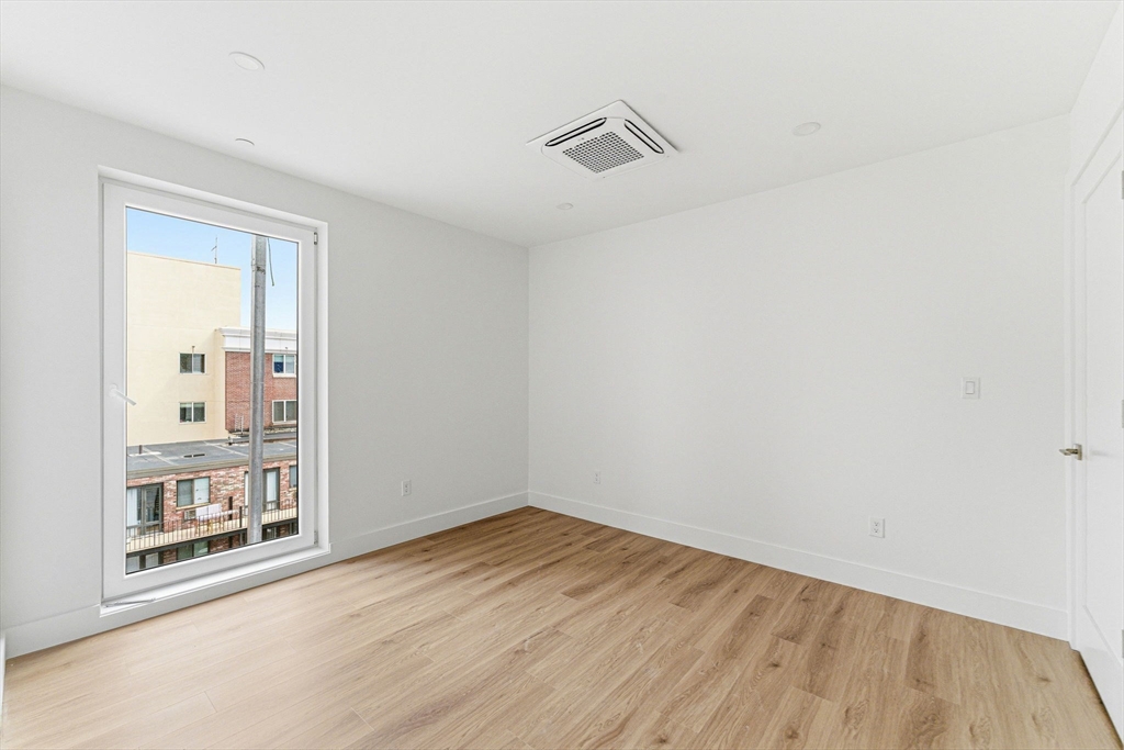 1035 Commonwealth Avenue, Unit 306 Boston, MA 02215 - Photo 8 of 17