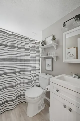 $175,000 | 124 Regency Park Drive, Unit 124, Agawam, MA 01001