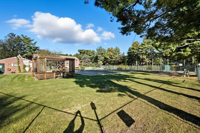 $175,000 | 124 Regency Park Drive, Unit 124, Agawam, MA 01001