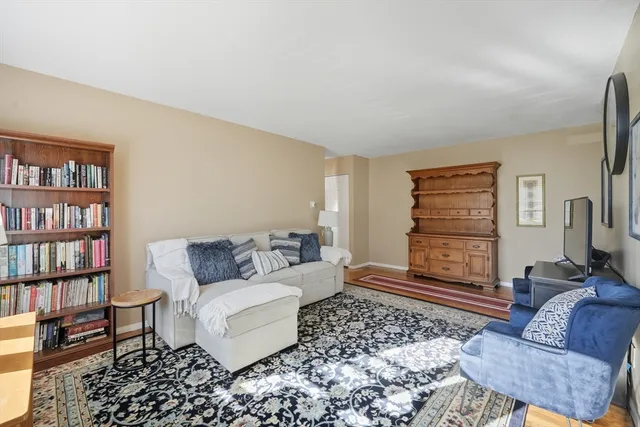 $175,000 | 124 Regency Park Drive, Unit 124, Agawam, MA 01001