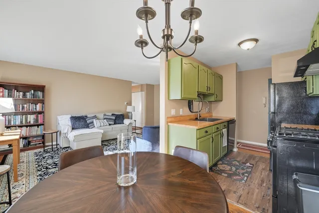 $175,000 | 124 Regency Park Drive, Unit 124, Agawam, MA 01001