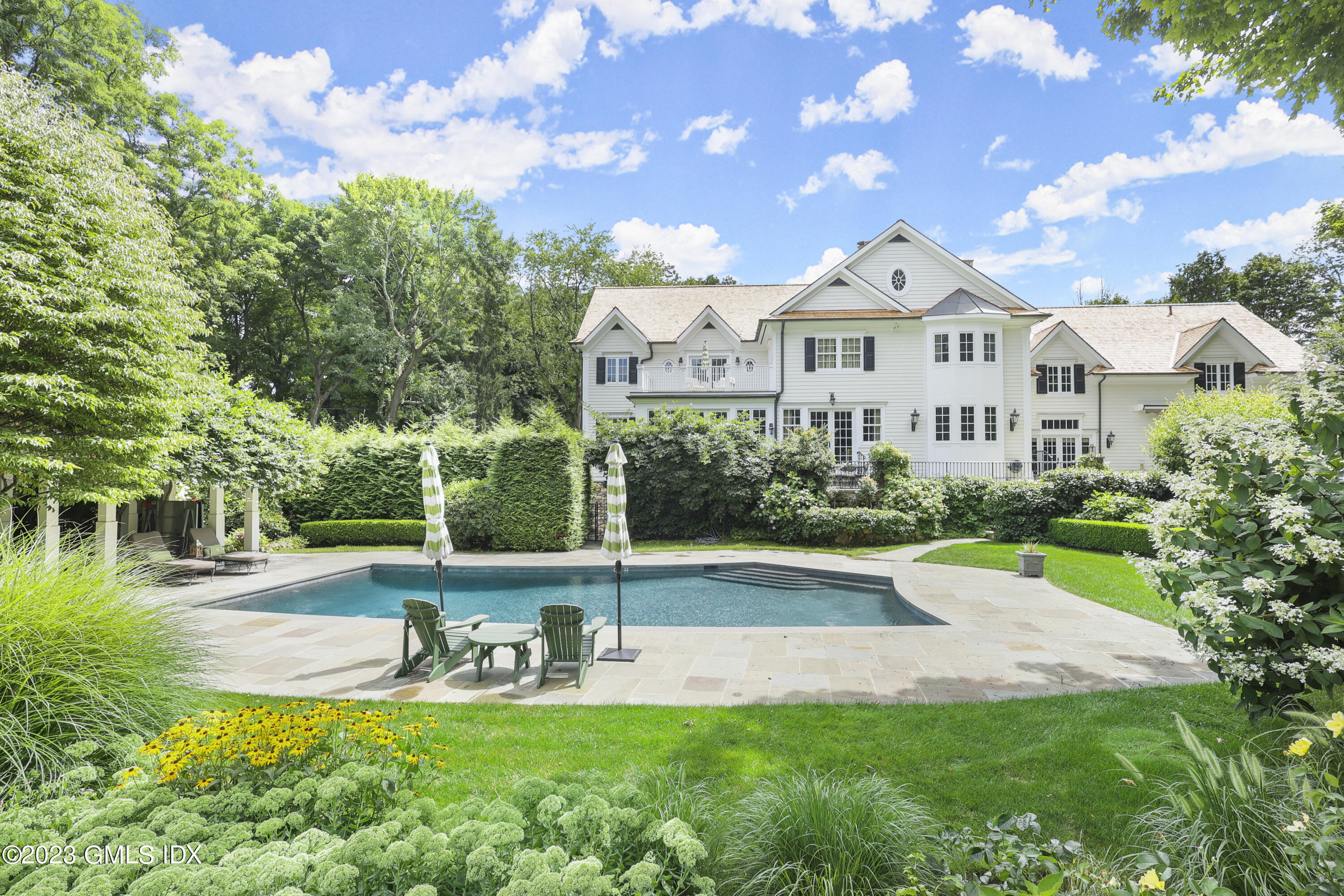 27 Locust Road Greenwich, CT 06831 - Photo 2 of 39 27 Locust Rd Greenwich CT-print-005-003-