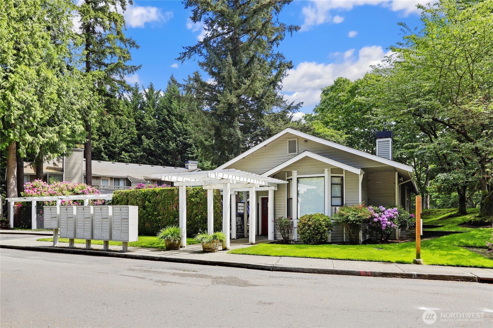 9009 Avondale Road Northeast, Unit M226 Redmond, WA 98052 - Photo 22 of 26
