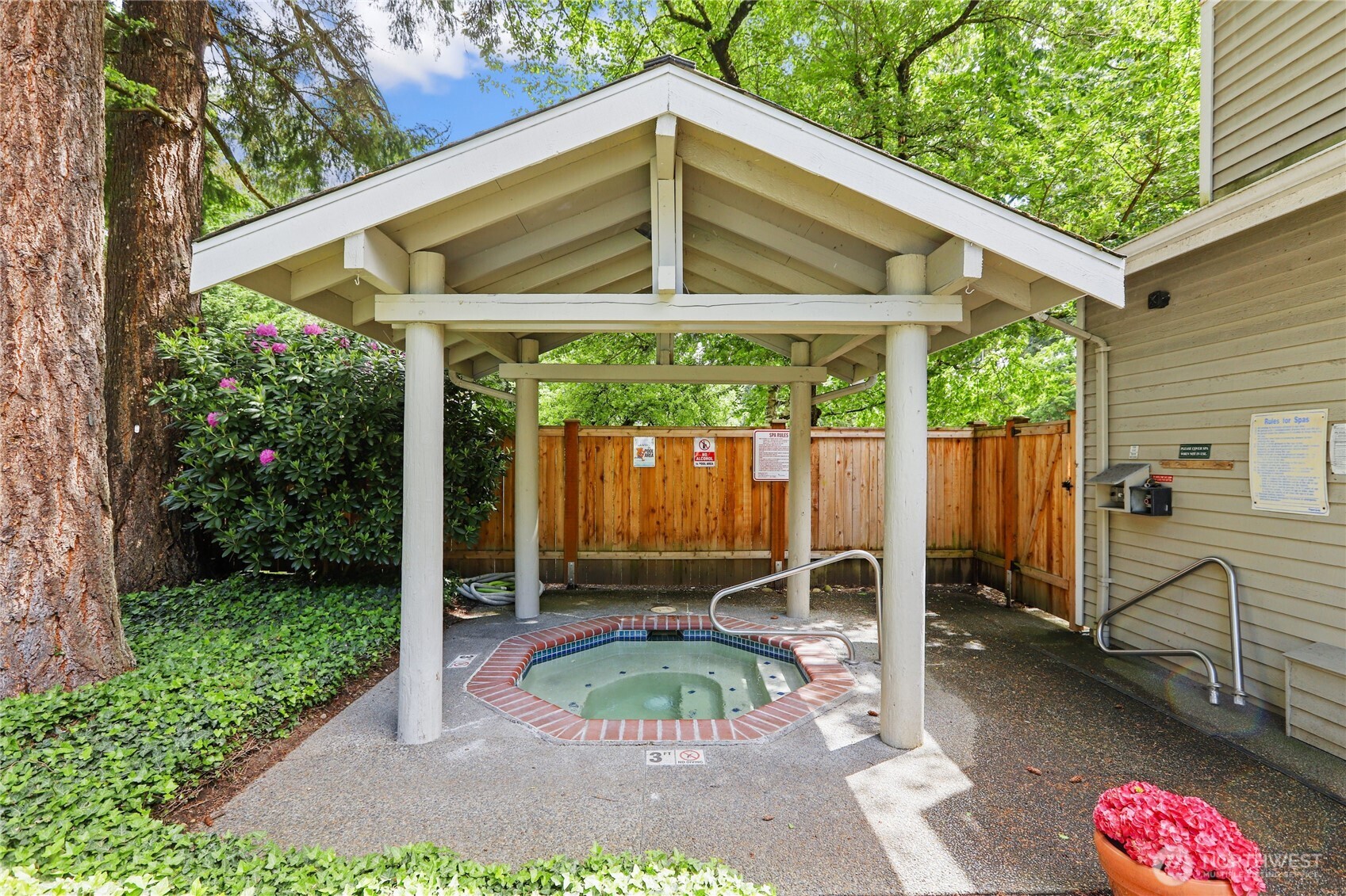 9009 Avondale Road Northeast, Unit M226 Redmond, WA 98052 - Photo 24 of 26