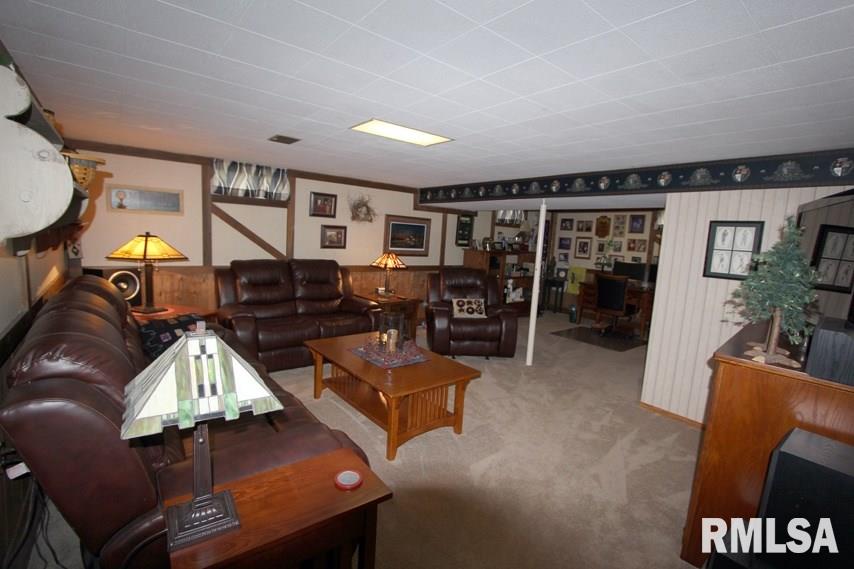 705 Devonshire Road Washington, IL 61571 - Photo 14 of 21 Gallery Image 14