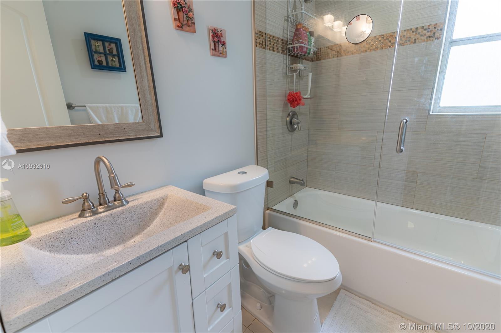 2641 Funston Street Hollywood, FL 33020 - Photo 15 of 40