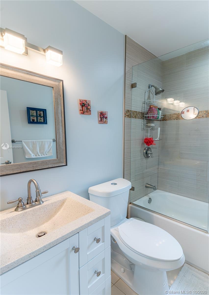 2641 Funston Street Hollywood, FL 33020 - Photo 16 of 40