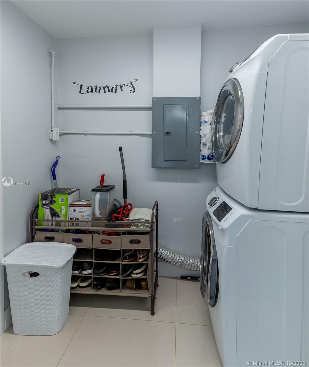 2641 Funston Street Hollywood, FL 33020 - Photo 19 of 40