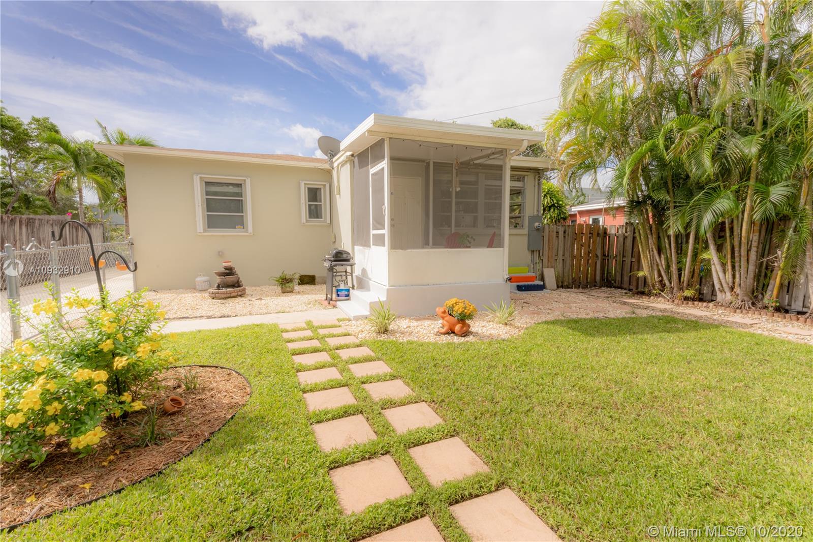 2641 Funston Street Hollywood, FL 33020 - Photo 25 of 40