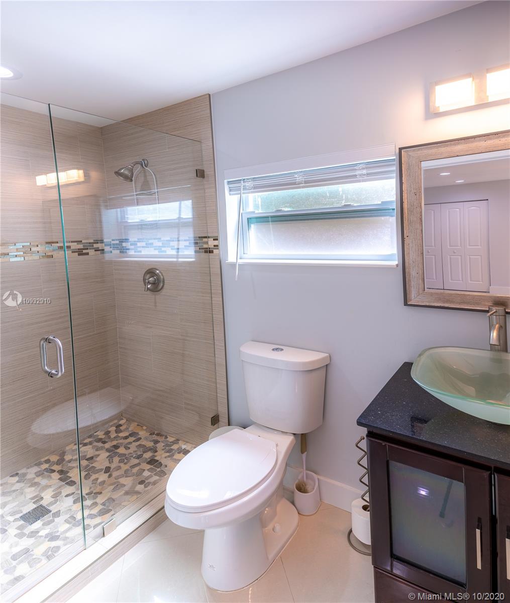 2641 Funston Street Hollywood, FL 33020 - Photo 31 of 40