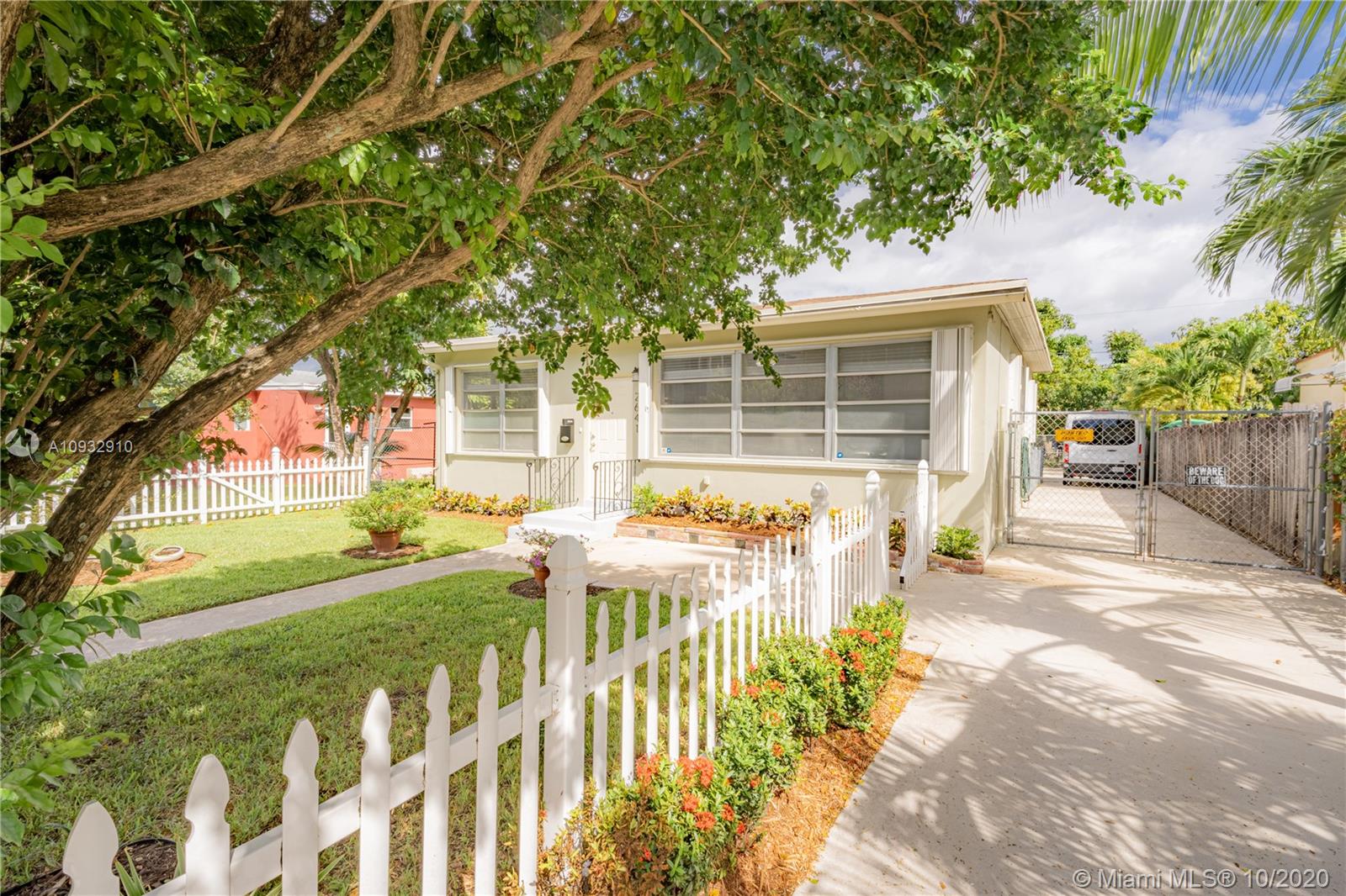 2641 Funston Street Hollywood, FL 33020 - Photo 36 of 40