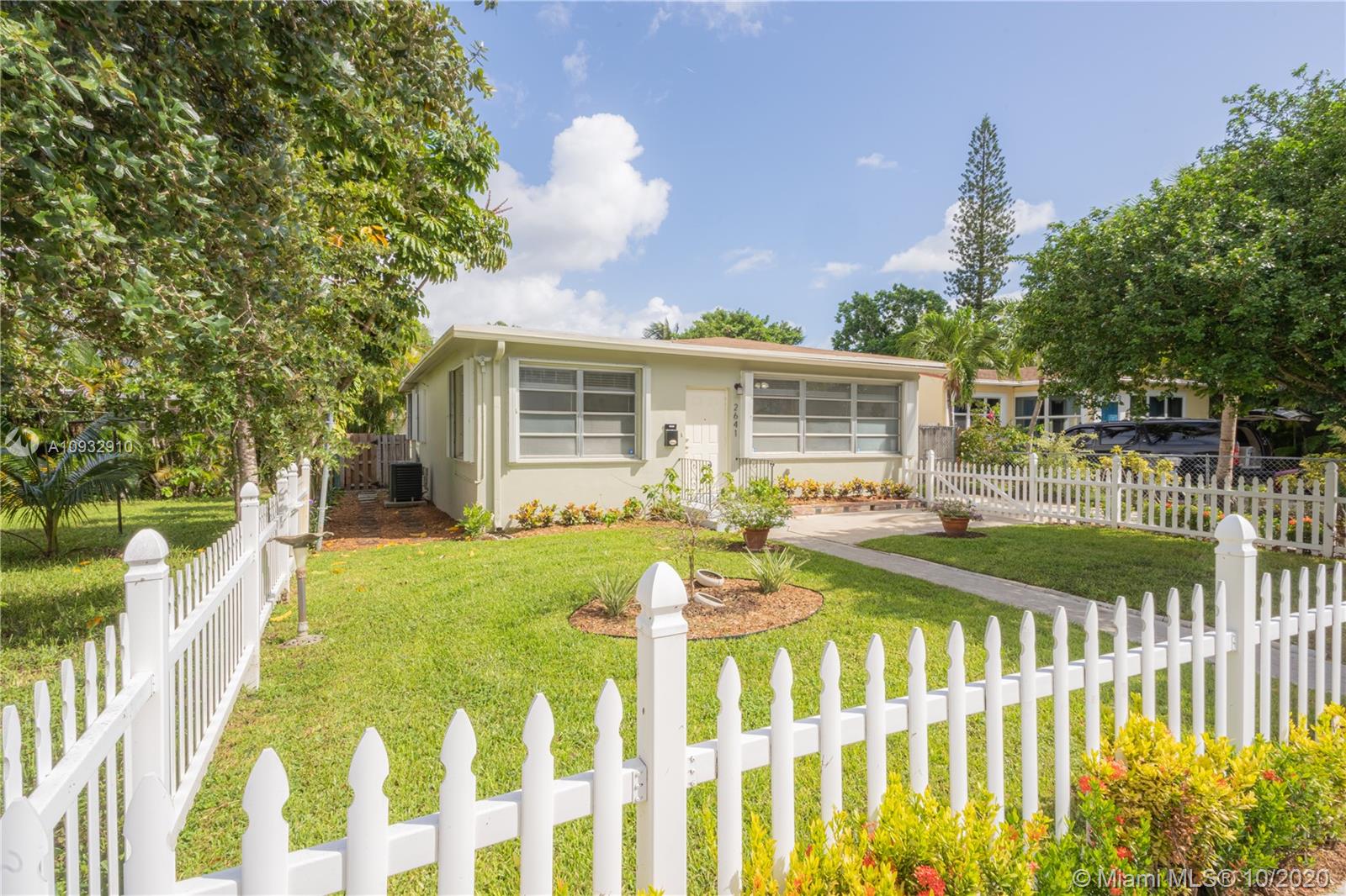 2641 Funston Street Hollywood, FL 33020 - Photo 38 of 40