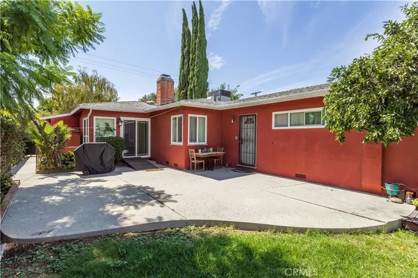 $819,900 | 18715 Valerio Street, Reseda, CA 91335