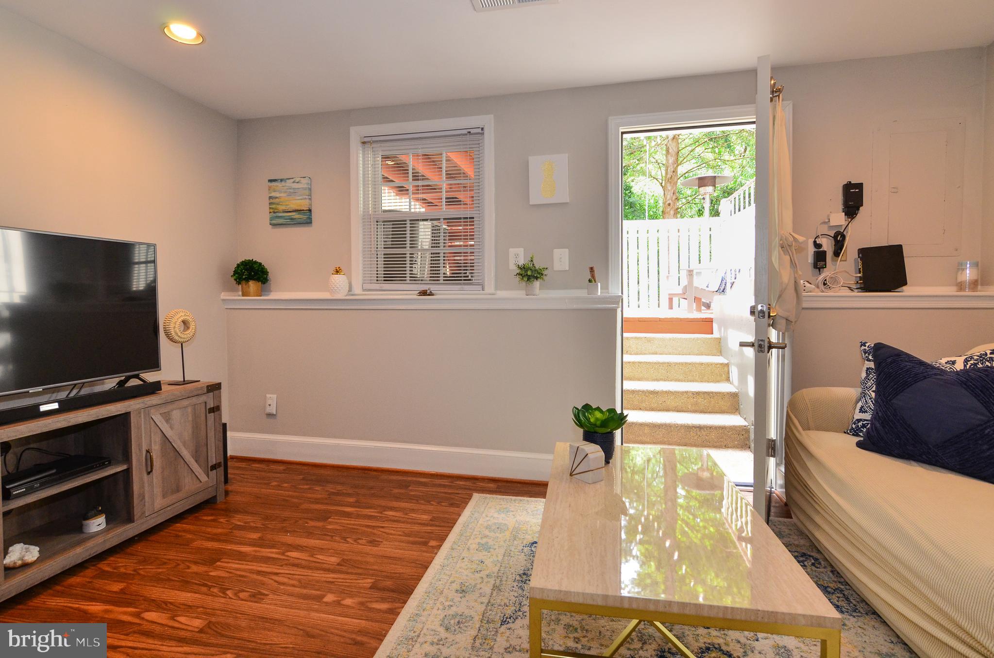 1604 Fieldthorn Drive Reston, VA 20194 - Photo 21 of 24 Lower level with a walks out to the lower deck