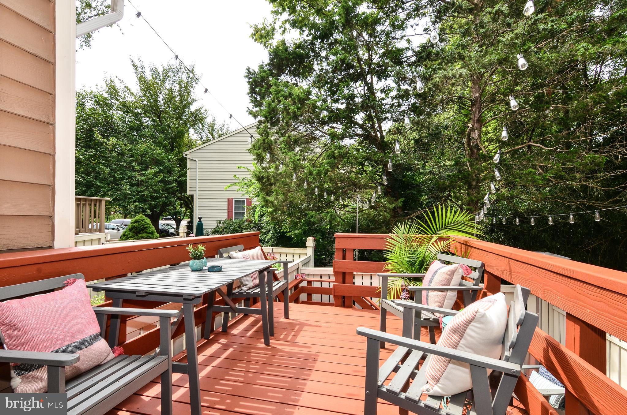 1604 Fieldthorn Drive Reston, VA 20194 - Photo 4 of 24 Plenty of room to dine and enjoy the outdoors