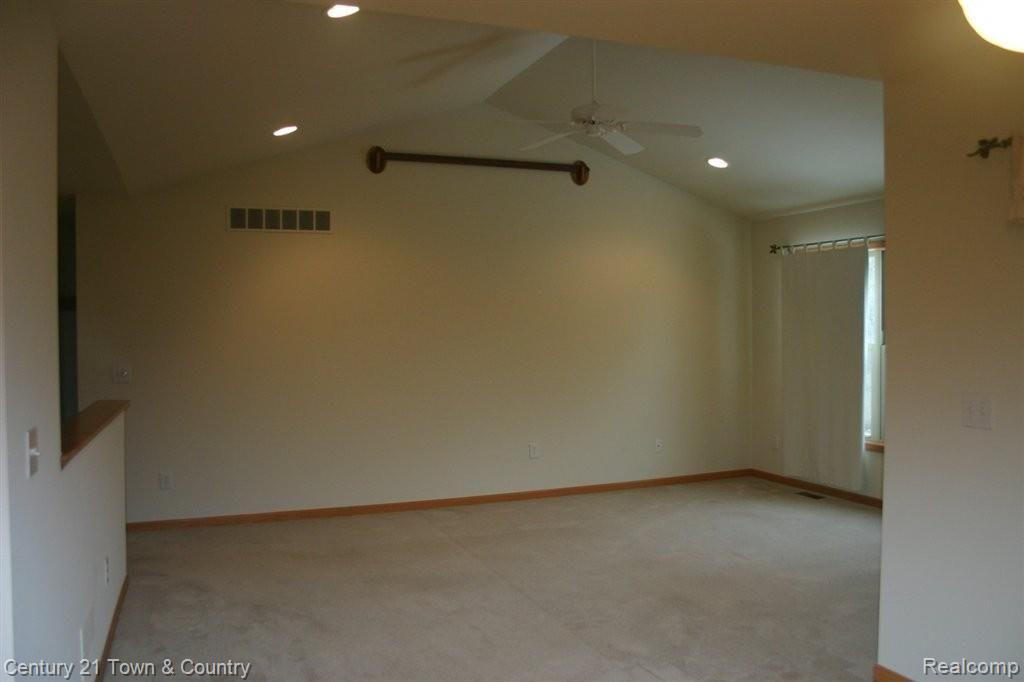 565 Stone Ridge Court Almont, MI 48003 - Photo 11 of 25 IMG_0015.JPG