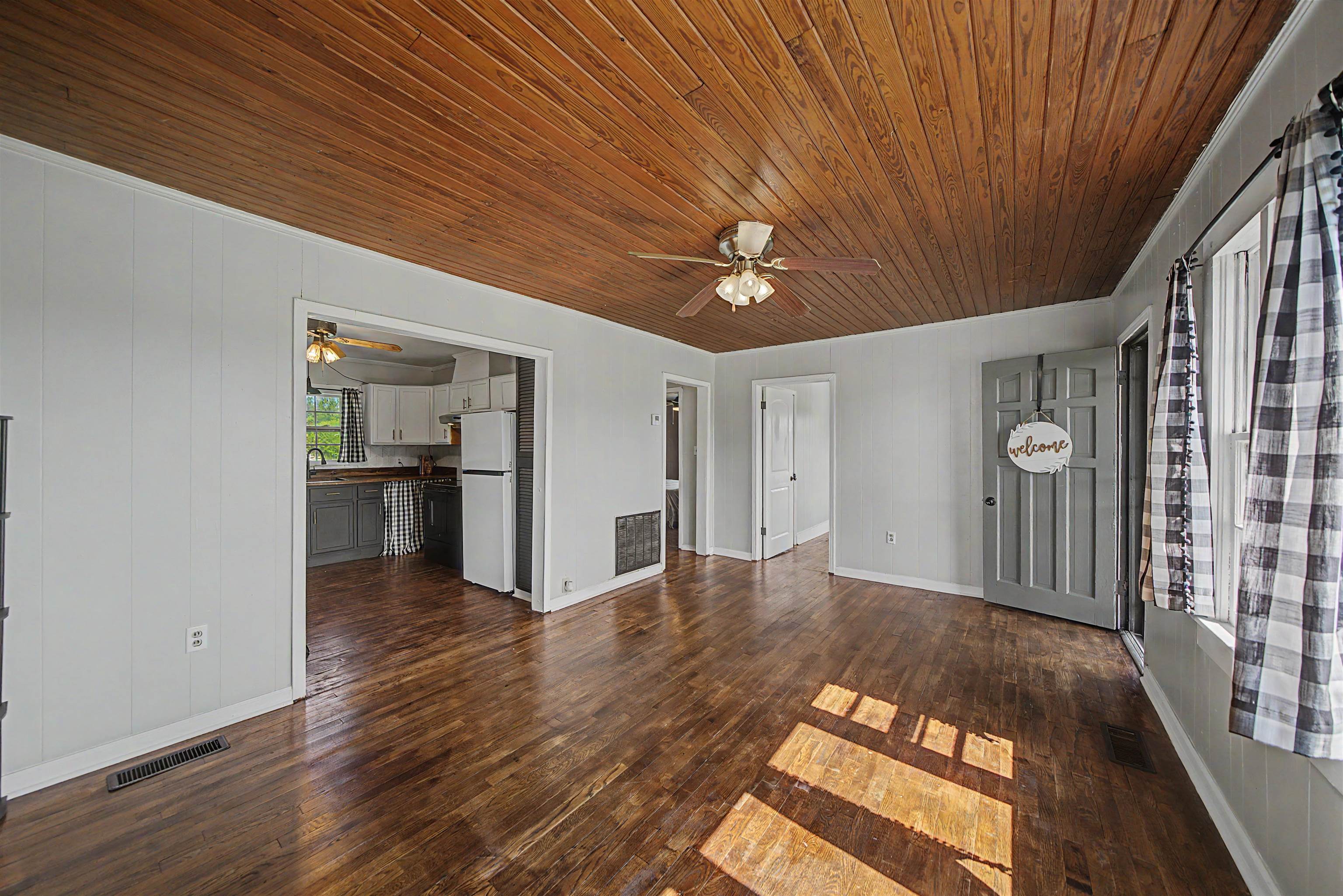 201 Walnut Street Adamsville, TN 38310 - Photo 14 of 26 Living room