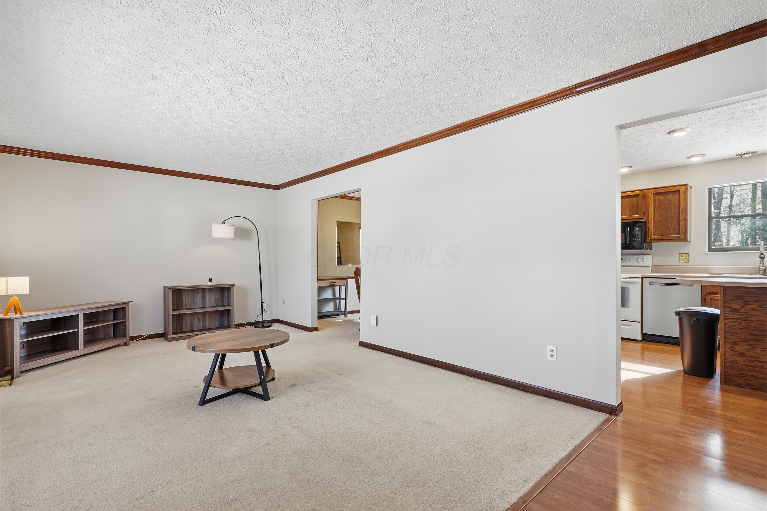 830 Lindenhaven Road Columbus, OH 43230 - Photo 7 of 43 7-living-room-4