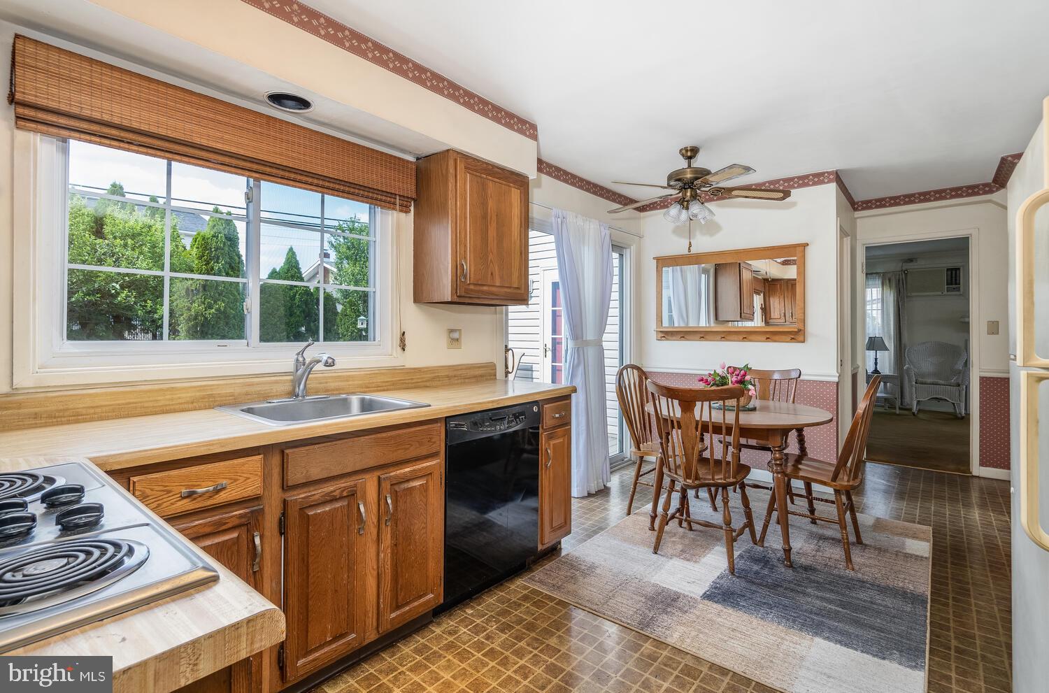 45 Turf Road Levittown, PA 19056 - Photo 9 of 22